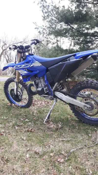 2019 Yamaha YZ250X . In very clean shape. Bike runs strong and starts easy and its wheels are blue....