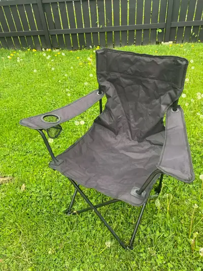 This chair is like brand new barely used in spotless condition. Brand new the retail for $35 a sweet...