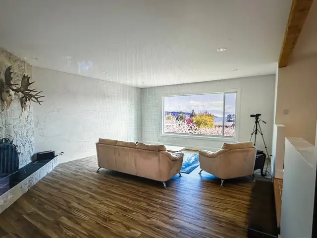 Ocean Views｜Upper Level for Rent – 4 Bed, 2 Bath in Long Term Rentals in Nanaimo - Image 3