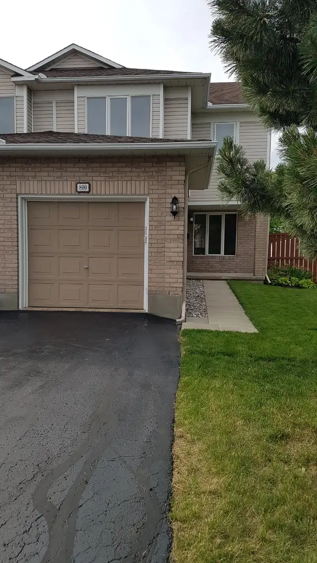 Townhouse for rent - Orleans