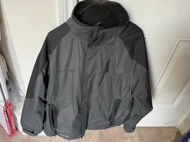 Mens Large Free Country Grey Black  Fleece Lined Jacket in Men's in City of Toronto - Image 2