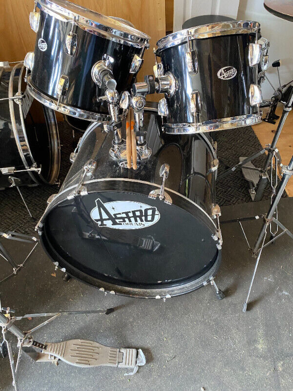 Full drum set in Drums & Percussion in Mississauga / Peel Region
