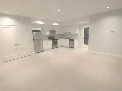 1 bedroom basement suite 700 sq ft in South Surrey