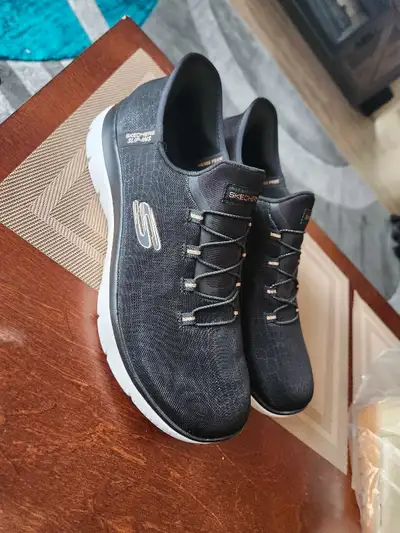 sketchers slip inside 11, View more