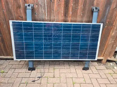 Kit pour aménager Dodge Grand Caravan - Panneau solaire 125 watts, monté sur les traverses du porte-...