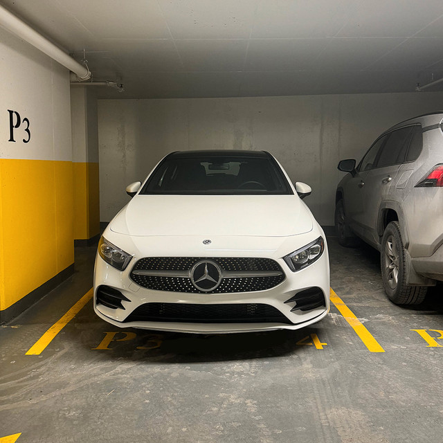 2019 MERCEDES-BENZ A-Class A250 4MATIC LOW KMS dans Autos et camions  à Ville de Montréal - Image 4