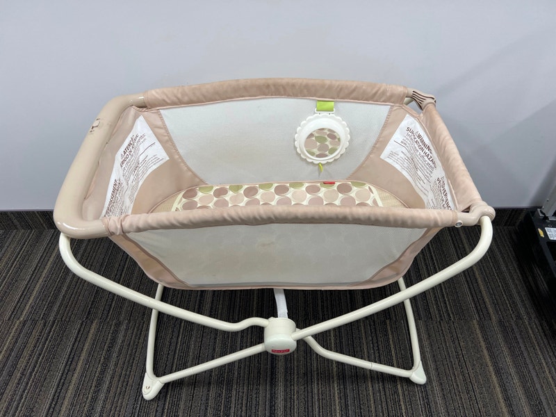 Fisher Price Travel 0 4 Months Folds Up Tiny Cribs City