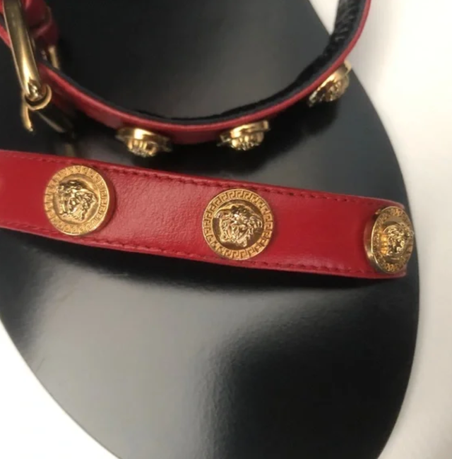 Versace sandals Size EU 36 in Women's - Shoes in City of Toronto - Image 4