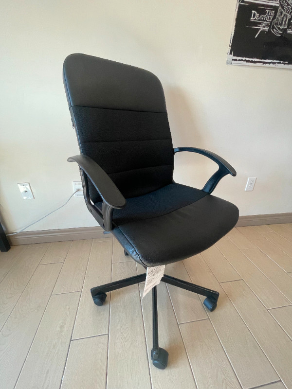 Ikea Office Chair For Sale - Perfect Condition, Super Affordable in Chairs & Recliners in Kitchener / Waterloo - Image 2