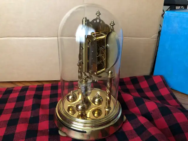 Vintage antique, pendulum clock in Home Décor & Accents in Markham / York Region - Image 3