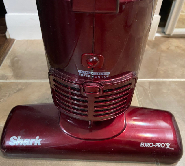 Used SHARK EURO PRO X RED VACUUM, in good condition$50 in Vacuums in City of Toronto - Image 3