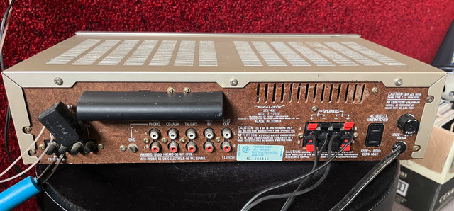Vintage Stereo Receiver Realistic  in Stereo Systems & Home Theatre in Mississauga / Peel Region - Image 2