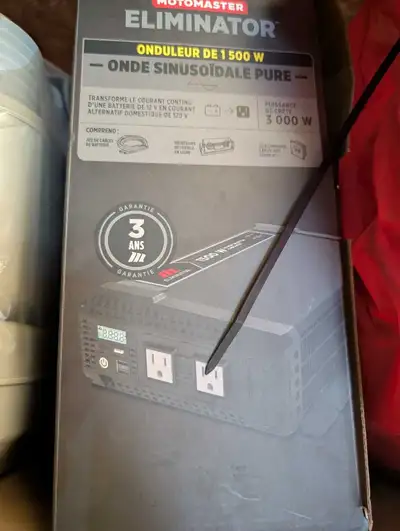 This Motomaster Eliminator 1500W pure sine wave inverter is brand new and in its original box, perfe...