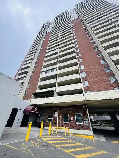 SPACIOUS 2-BEDROOM + DEN CONDO – RENOVATED, BRIGHT & UNOBSTRUCTED GOLF COURSE VIEWS! List Price: $49...