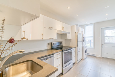 3e étage Bel appartement 4 1/2 lumineux 1 chambre fermée + salon double Quartier Ville-Marie est en...