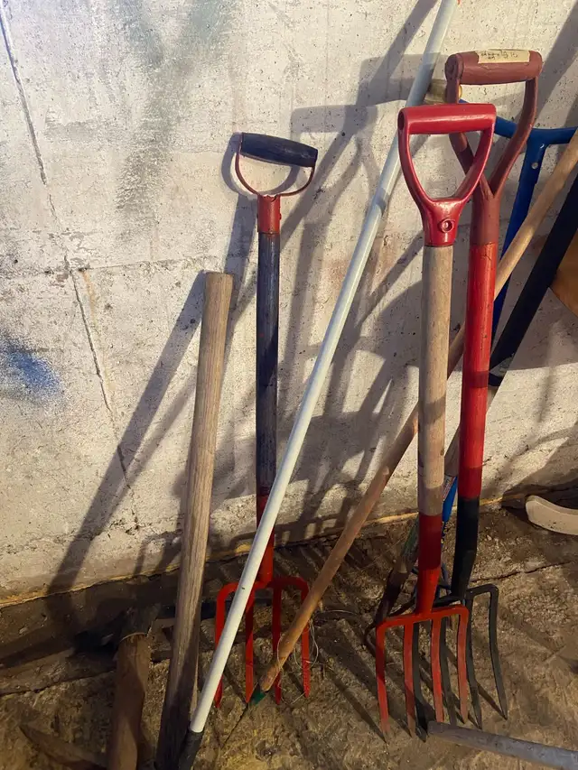 vente de garage sale lot d’outils tools all for sale in Garage Sales in Laval / North Shore - Image 5