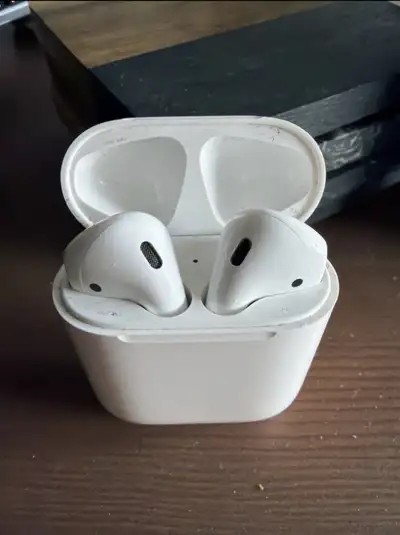 Airpods 2ième Génération en bonne état, View more