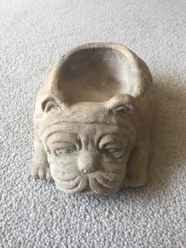 Small dog planter in Other in Regina - Image 2