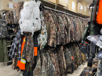 Vêtements de chasse, surplus militaire et armée