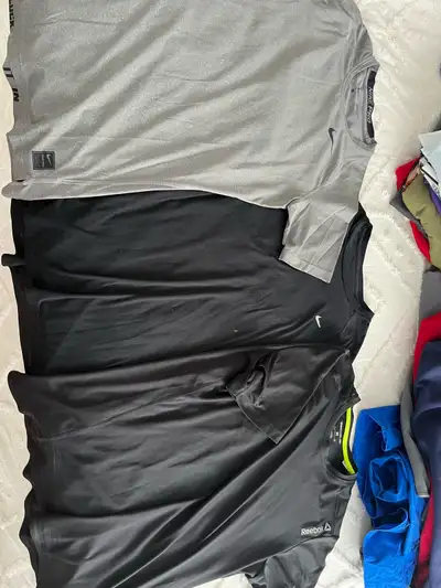 Lot de 3 chandails sport , View more