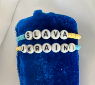 Hand Beaded - Glass Beads - Slava Ukraini Bracelets in Jewellery & Watches in Winnipeg - Image 2