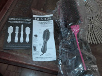 REVLON dryer and styler/séchoir et brosse