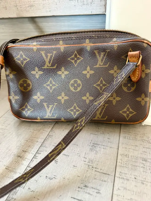 Louis Vuitton Monogram Pochette Vintage