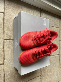 Chaussures adidas junior pour soccer intérieur 