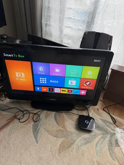 Philips 32” Smart TV + Smart TV Box Q+, View more