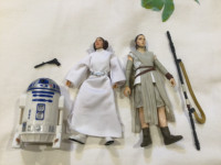 Star Wars Action Figures: Rey and Leia