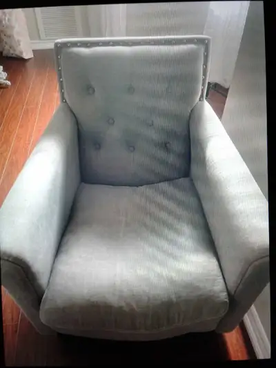 Single seater sofa chair - asking $30, View more