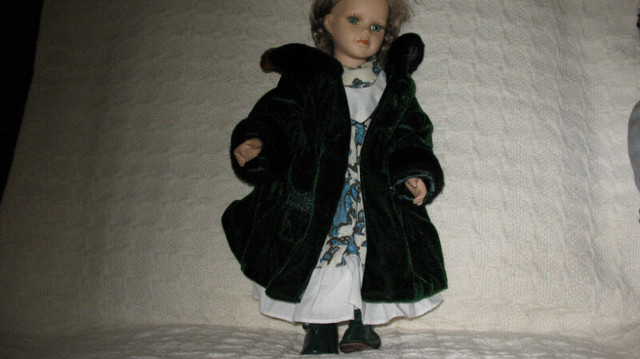 PORCELAIN DOLLS in Toys & Games in Hamilton - Image 4