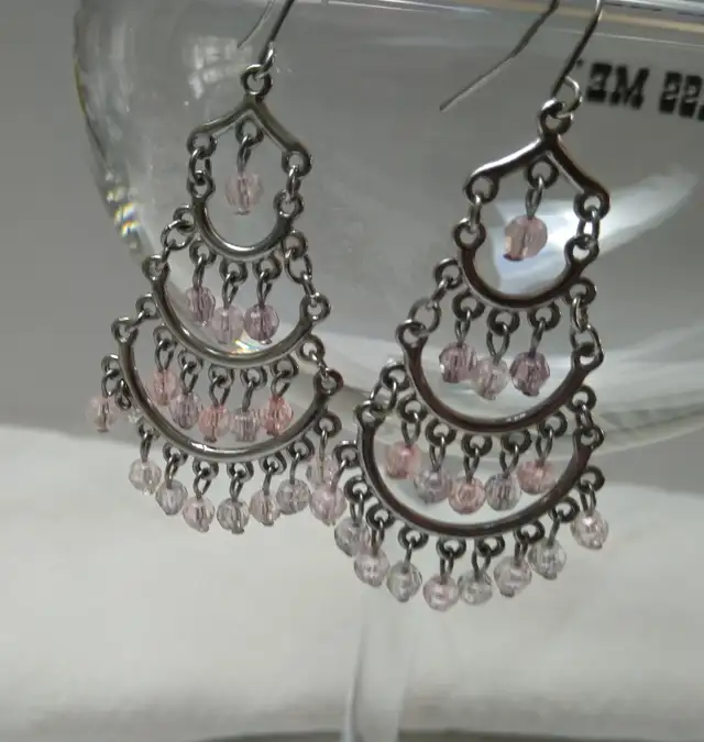 New Chandelier Earrings Pink & Clear Crystal beads in Jewellery & Watches in Oakville / Halton Region - Image 5
