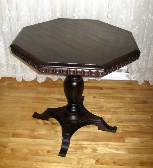 ANCIENNE TABLE DE SALON c.1900 ANTIQUE LIVING ROOM TABLE in Arts & Collectibles in West Island