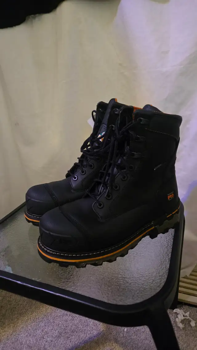 Timberland PRO Men's Boondock 8 Inch Composite  in Men's Shoes in Markham / York Region - Image 2