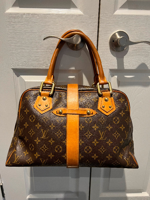 Louis Vuitton LV Manhattan Bag dans Femmes - Sacs et portefeuilles  à Ville de Toronto - Image 2