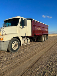 2006 Freightliner Century Class Grain Truck