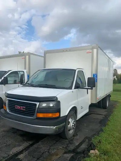 Camion Cube Gmc Savana 2018 Boites 16 pieds, roues double Moteur 6 litres Gaz et propane