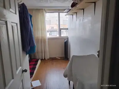 Room for rent, in shared accommodation. Sunny, $950.00/month.