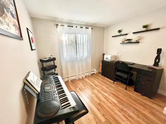 House for Sale in Houses for Sale in Kitchener / Waterloo - Image 7
