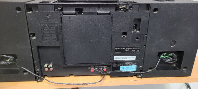 RADIO BOOMBOX HITACHI TRK550 équalizer dans iPod et MP3  à Lac-Saint-Jean - Image 2