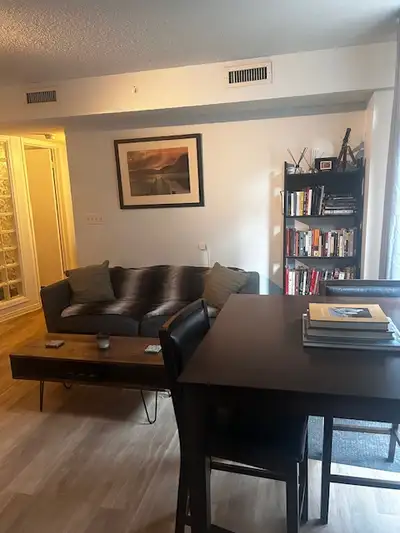 Midtown Townhouse One Bdrm + Den Near Yonge/Eglinton Subway