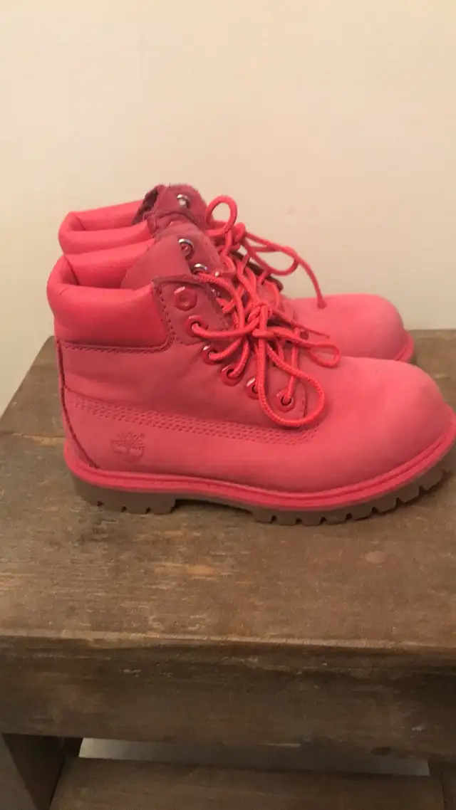 Girl’s Timberland Boots Size 10 in Kids & Youth in Markham / York Region - Image 4