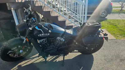 Selling 2018 indian. Excellent condition