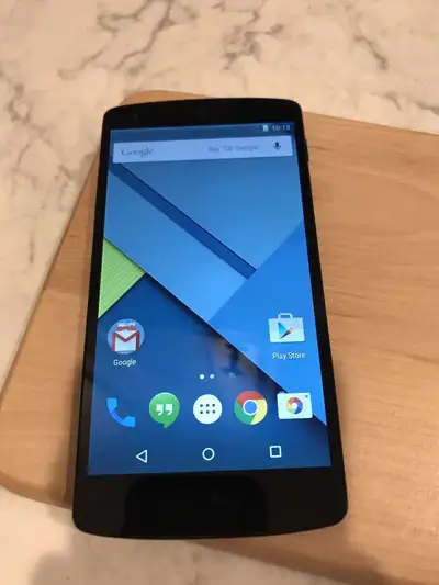 Black LG Nexus 5 Unlocked smart Phone Can be used with Rogers fido bell Telus freedom mobile etc 8/1...