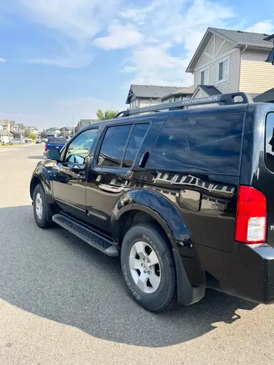 Up for sale is a 2007 nissan pathfinder 4x4 LE. It is a v6. We have owned this car for the last 10 y...
