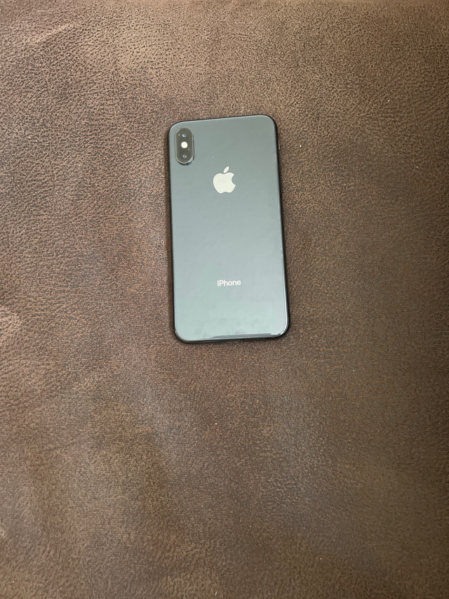 iPhone XS 256GB Unlocked in Cell Phones in Hamilton - Image 2