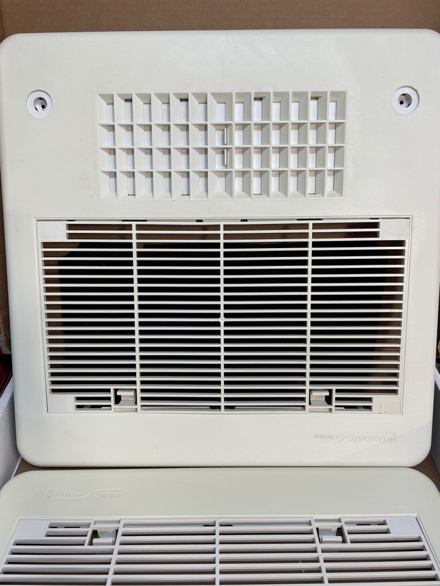 2 Used Dometic Duo-Therm 3105935 Ducted  A/C Covers & Grilles in RV & Camper Parts & Accessories in Windsor Region - Image 3