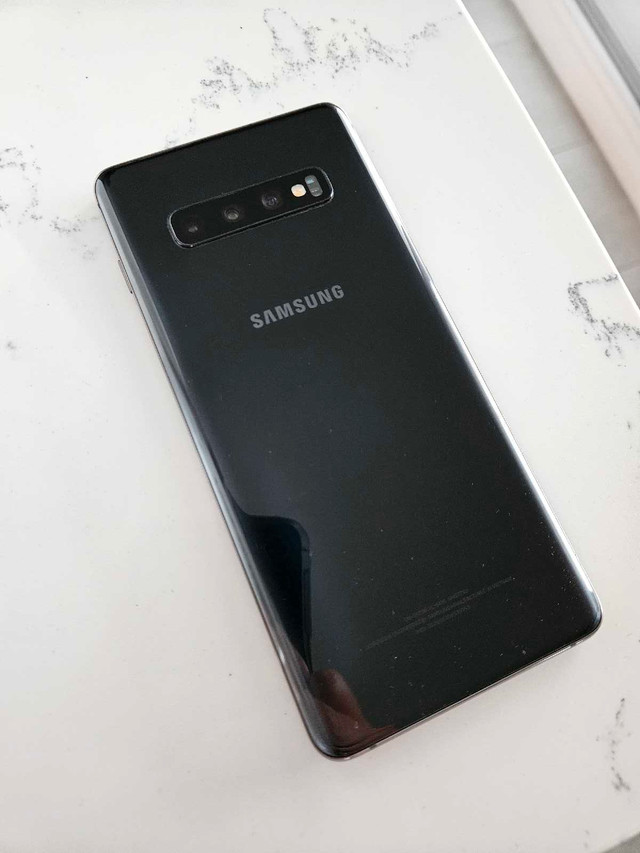 Samsung Galaxy S10+ dans Appareils électroniques  à Laval/Rive Nord - Image 4