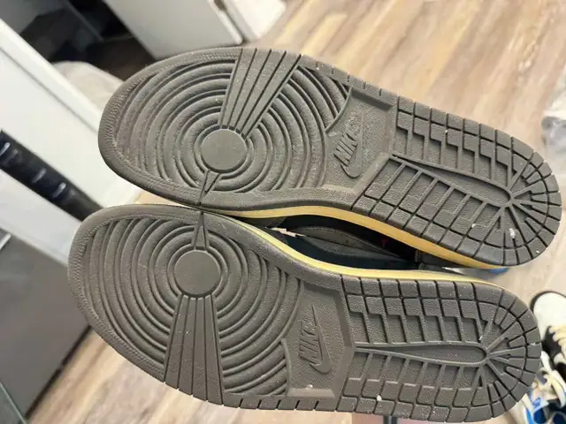 Jordan 1 Retro Low OG SP Travis Scott Mocha in Men's Shoes in City of Toronto - Image 5